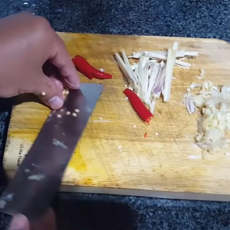 Step 2 Prepare other ingredients for fish stew