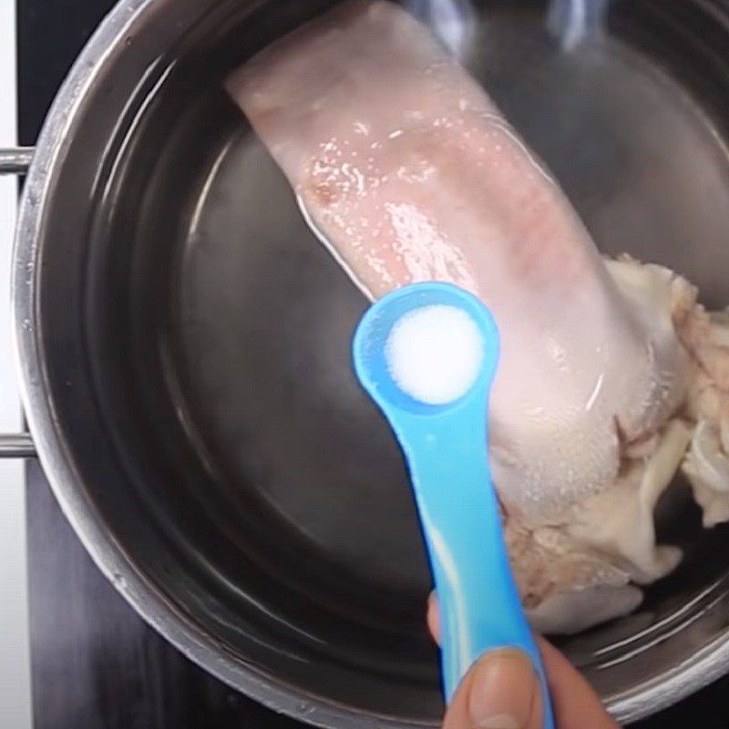 Step 1 Prepare the pork tongue Stir-fried Pork Tongue with Ginger and Lemongrass