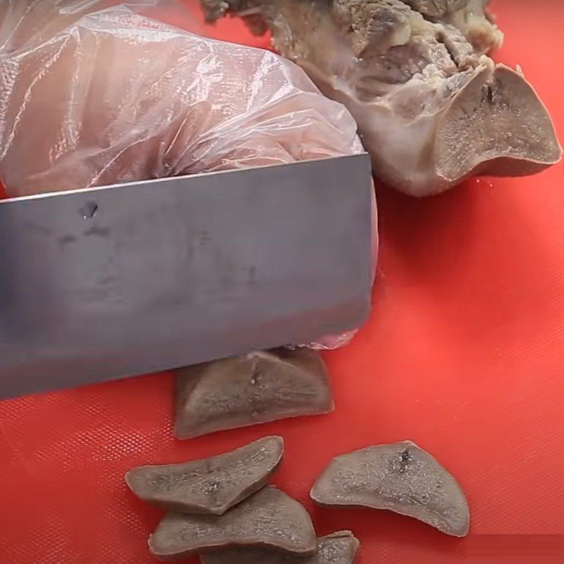 Step 1 Prepare the pork tongue Stir-fried Pork Tongue with Ginger and Lemongrass