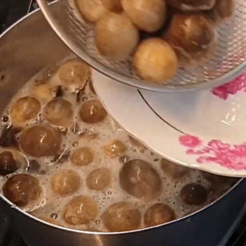 Step 1 Prepare the straw mushrooms Stir-fried Straw Mushrooms with Pineapple