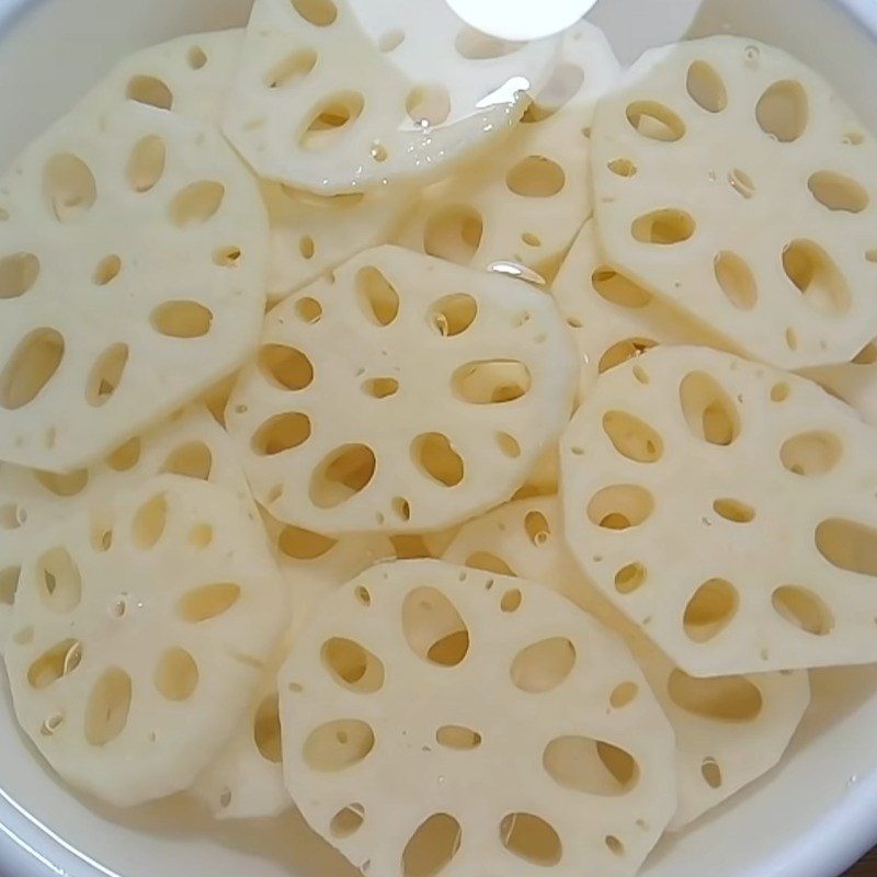 Step 1 Prepare the ingredients for Lotus Root Kimchi