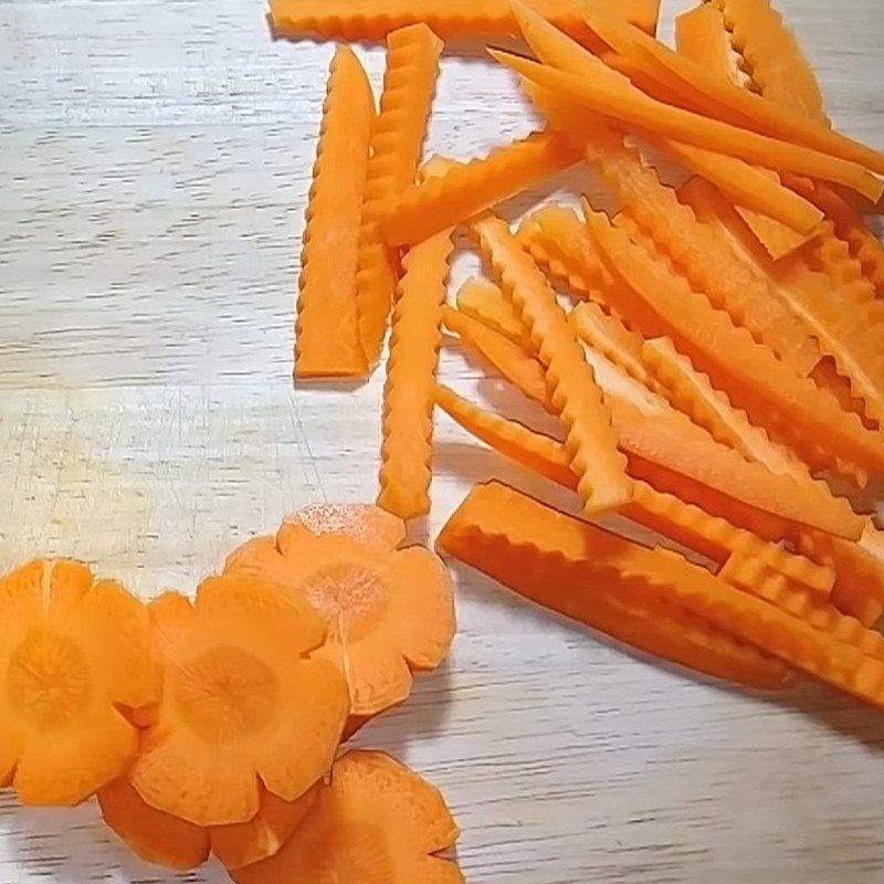 Step 1 Prepare the ingredients for Lotus Root Kimchi