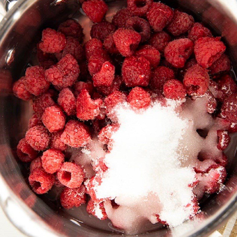 Step 1 Prepare the ingredients for Raspberry Lemon Mojito