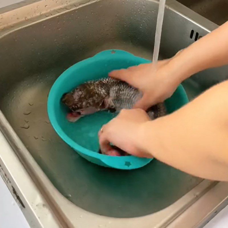 Step 1 Prepare the ingredients for grilled snakehead fish using an air fryer