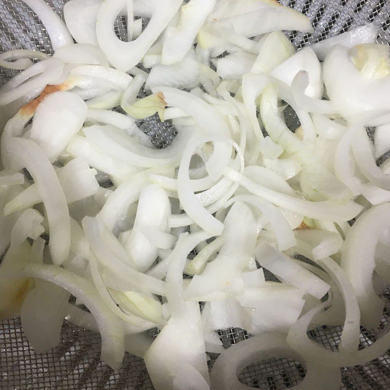 Step 1 Prepare the ingredients for Onion stir-fried with chicken eggs