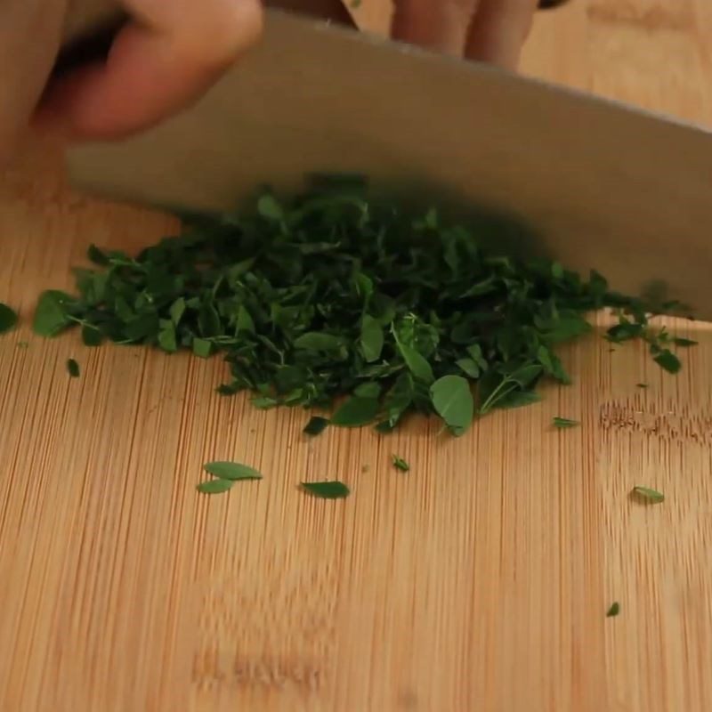 Step 1 Prepare the ingredients for Moringa Tofu Cake