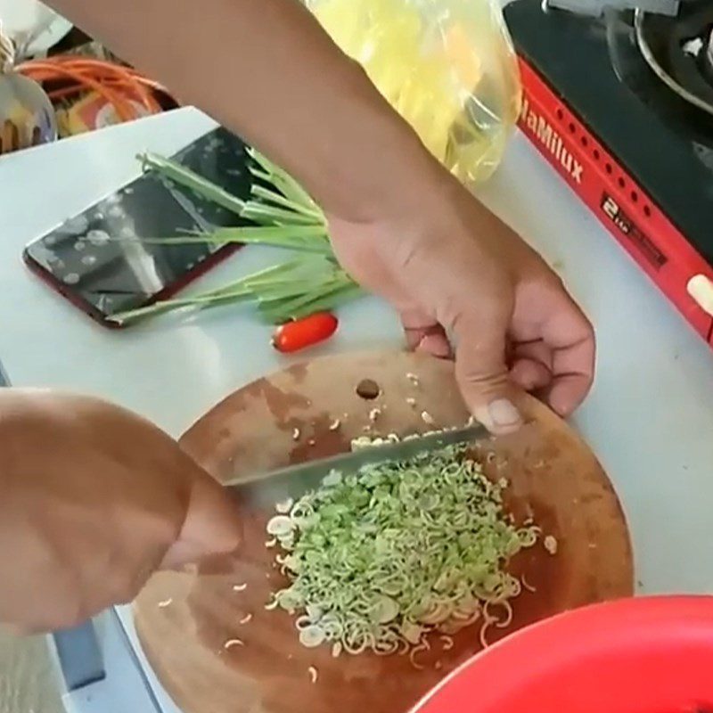 Step 1 Prepare ingredients for Stir-fried Catfish