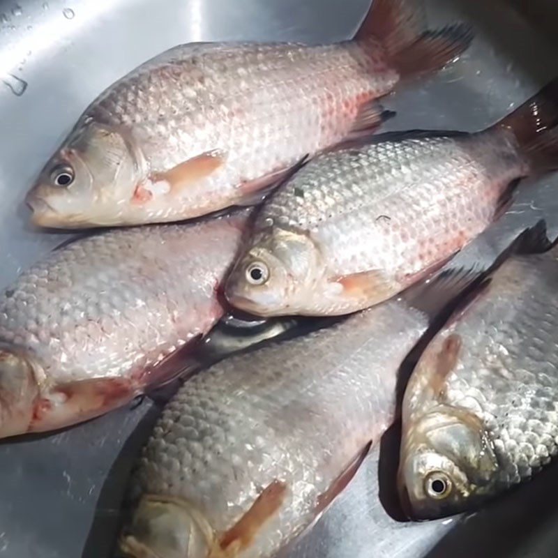 Step 1 Prepare ingredients for braised carp