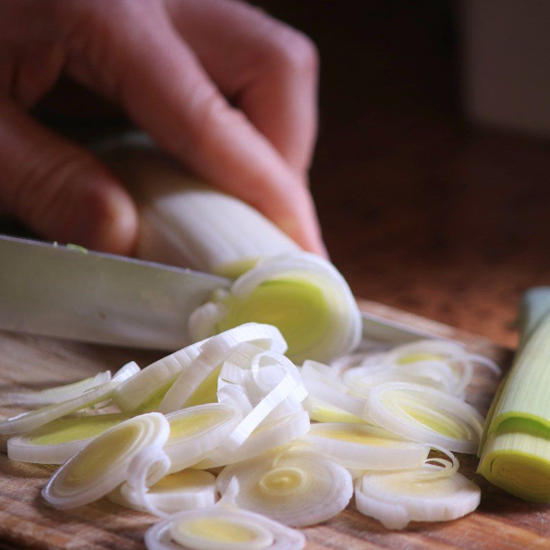 Step 1 Prepare the ingredients for stir-fried stomach