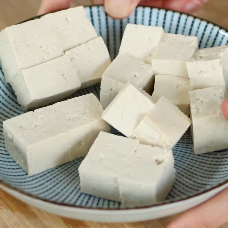 Step 2 Prepare the ingredients for vegetarian miso ramen