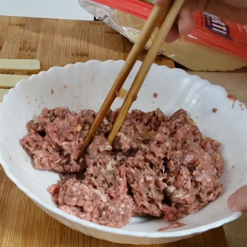 Step 1 Prepare the ingredients for Fried Meatballs Wrapped in Cheese