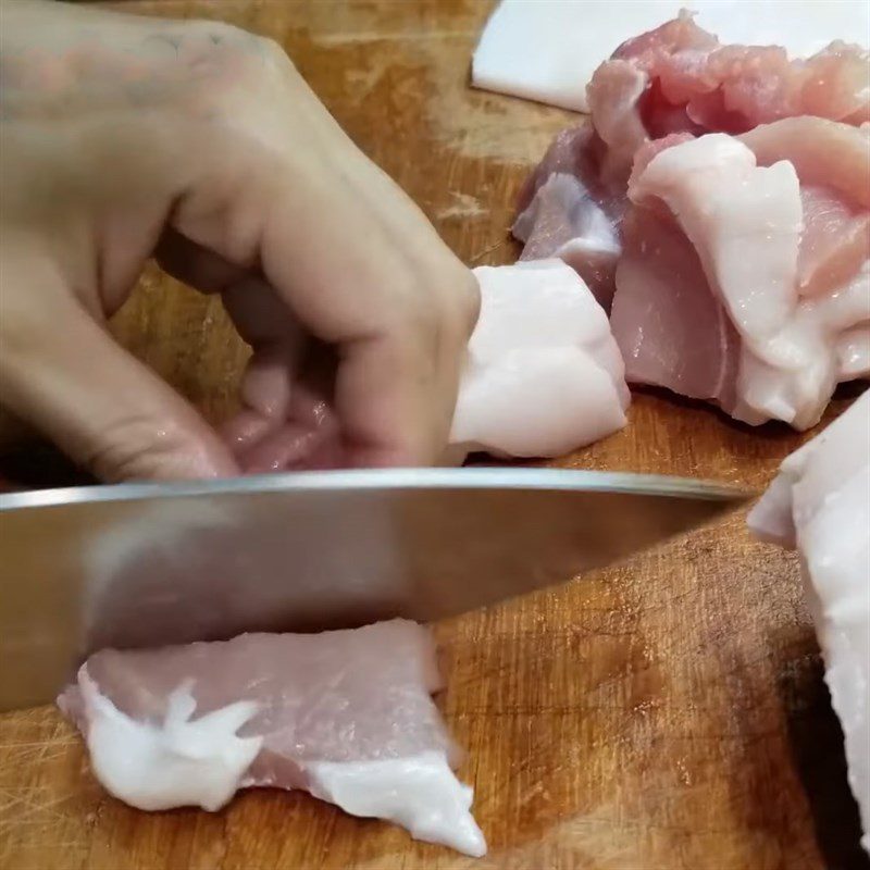 Step 1 Prepare the meat Minced meat with shrimp paste