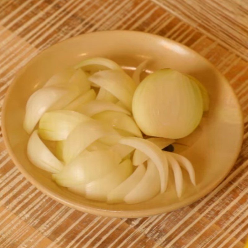 Step 1 Prepare the vegetables for Stir-fried Jellyfish with Celery and Beef