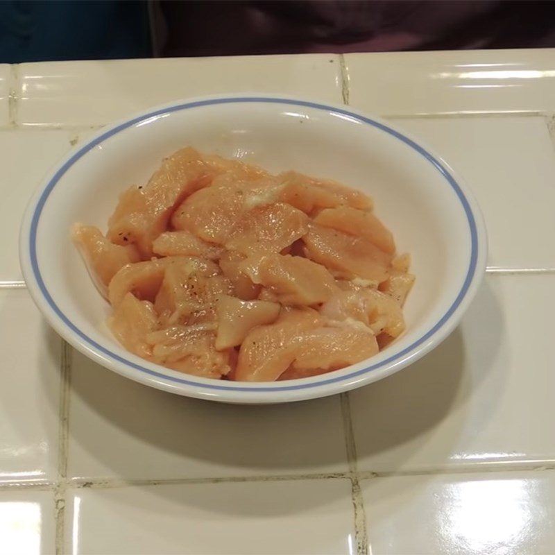 Step 1 Prepare the chicken breast Stir-fried Chicken Breast with Celery and Cashew Nuts