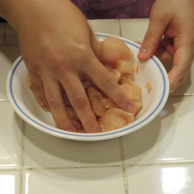 Step 1 Prepare the chicken breast Stir-fried Chicken Breast with Celery and Cashew Nuts