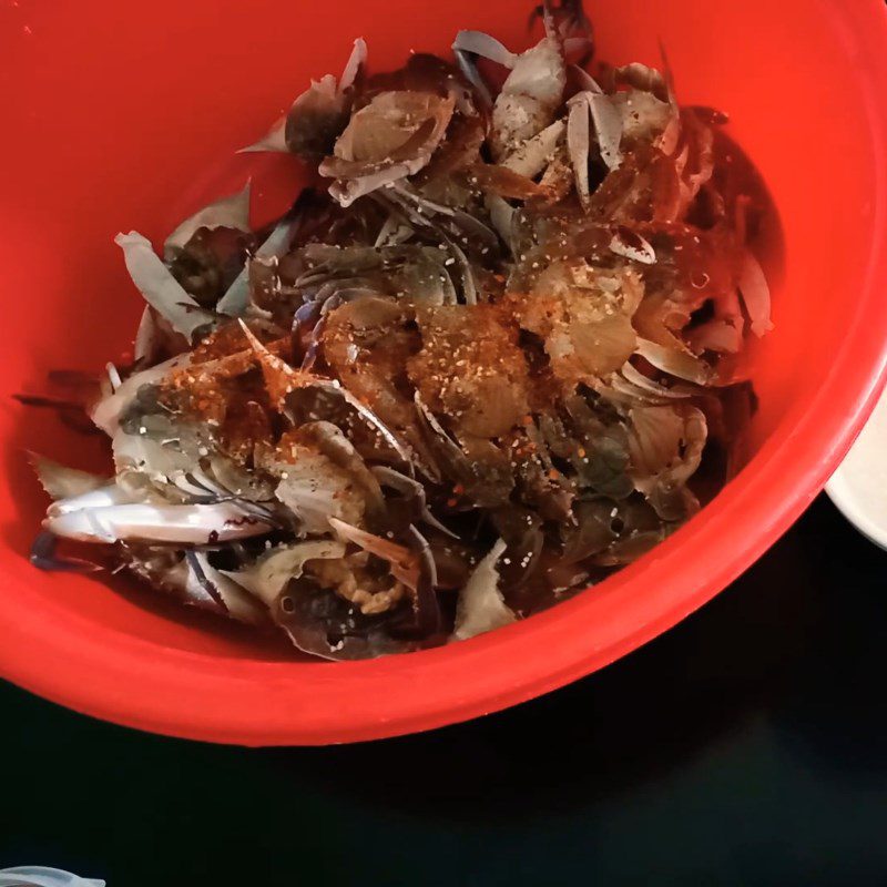 Step 1 Prepare and marinate the crab Garlic Fried Crab