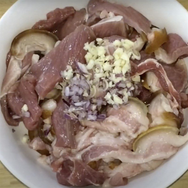 Step 2 Prepare and Marinate Venison Stir-fried Venison with Lemongrass and Chili