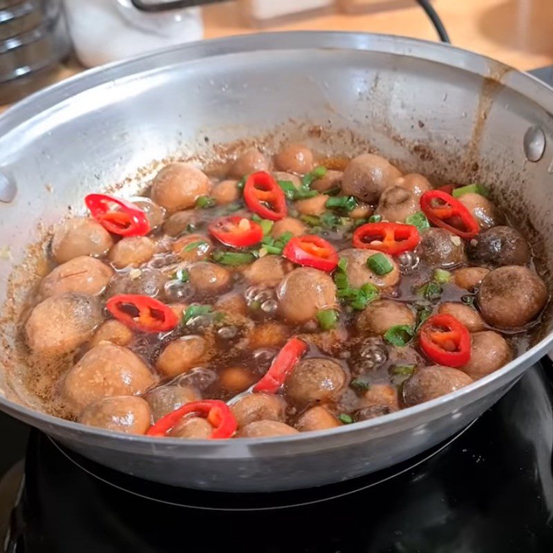 Step 4 Final Product Stir-fried Straw Mushrooms with Pepper