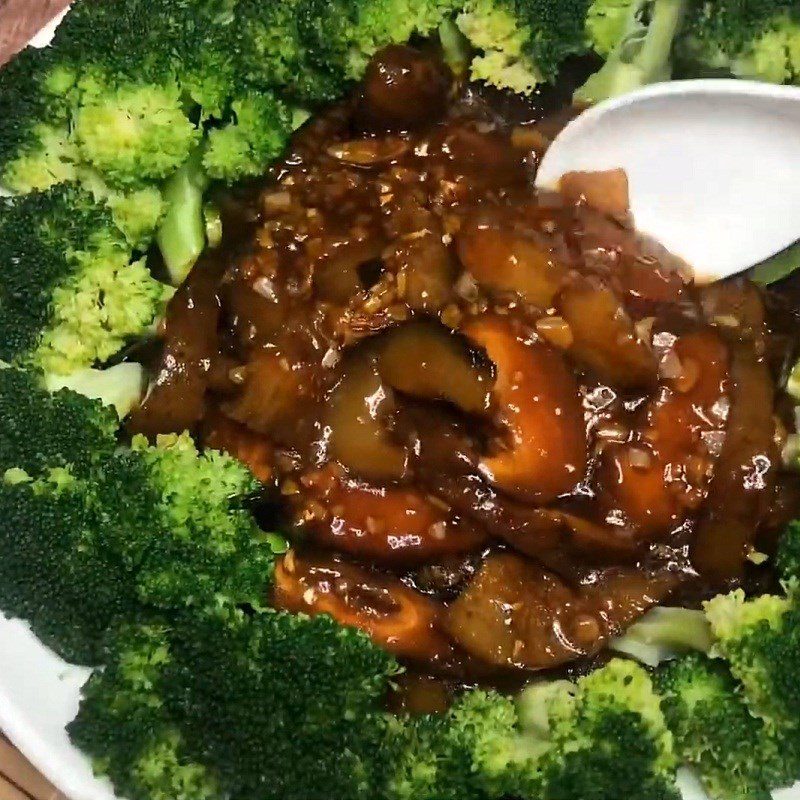 Step 5 Final Product Stir-fried sea cucumber with shiitake mushrooms