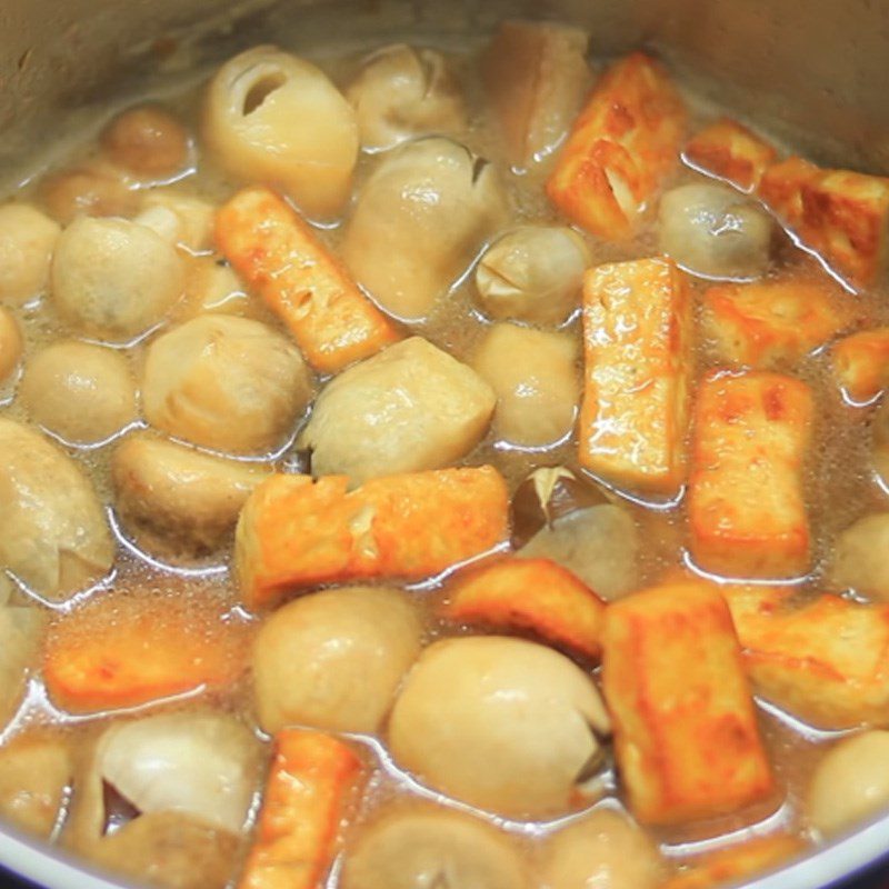 Step 4 Braised meat Braised straw mushrooms and tofu