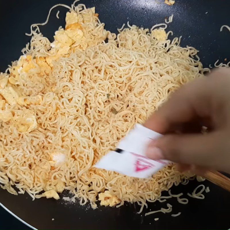 Step 4 Stir-fried Noodles Stir-fried Noodles with Eggs and Vegetables