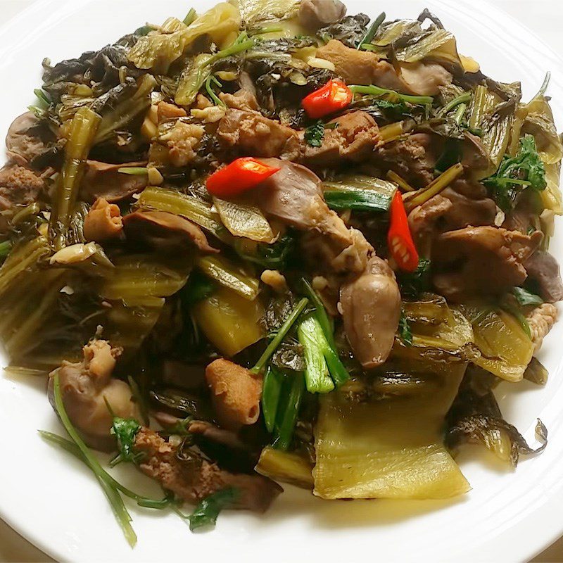 Step 4 Finished Product Stir-fried Chicken Intestines with Sour Mustard Greens