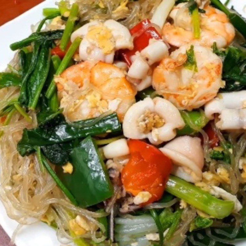 Step 5 Final product Seafood stir-fried vermicelli