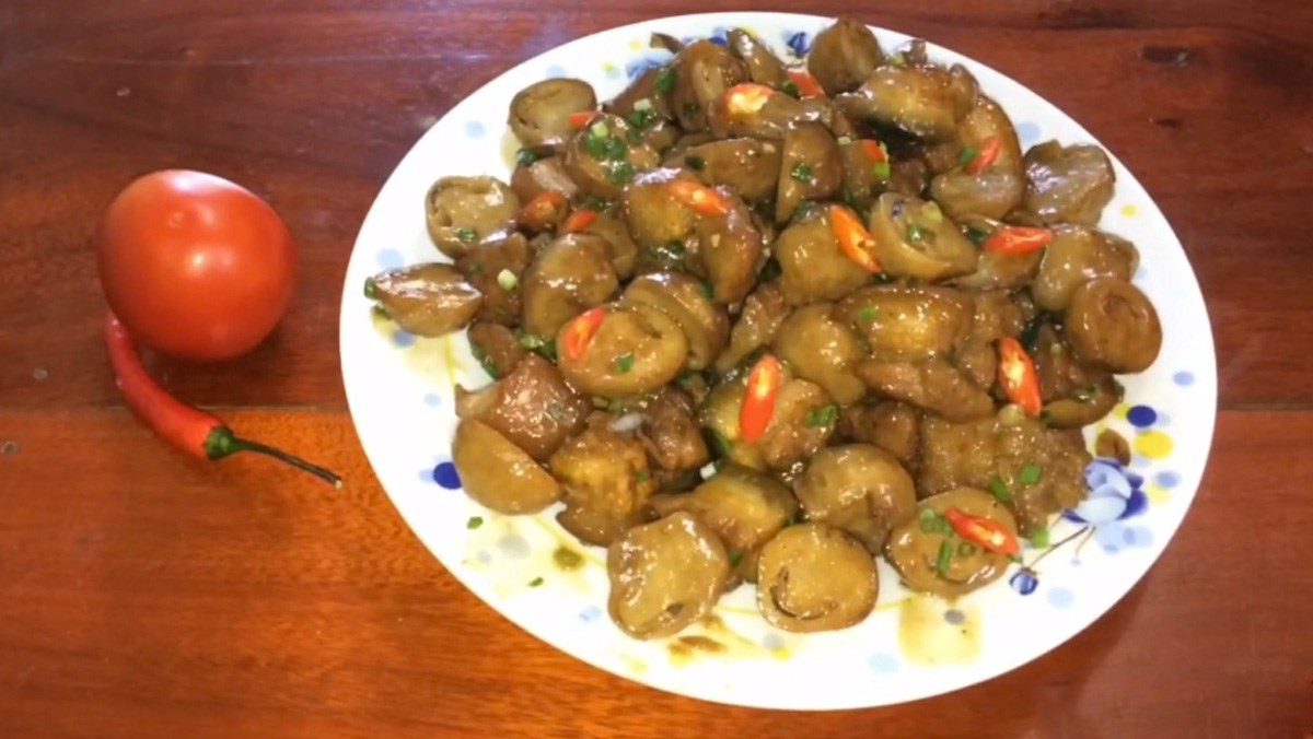 Caramelized Pork with Straw Mushrooms