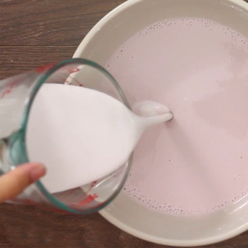 Step 2 Mixing the purple mixture Taro cake steamed with coconut milk