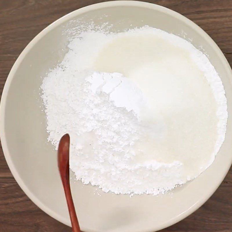 Step 2 Mixing the purple mixture Taro cake steamed with coconut milk