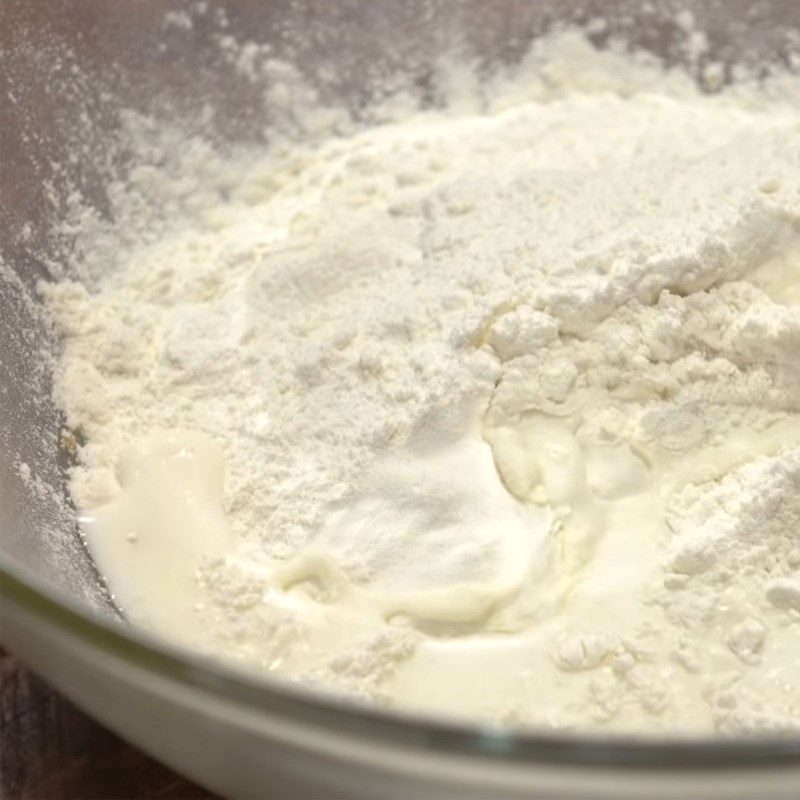 Step 1 Mixing the dough for garlic butter bread with cheese