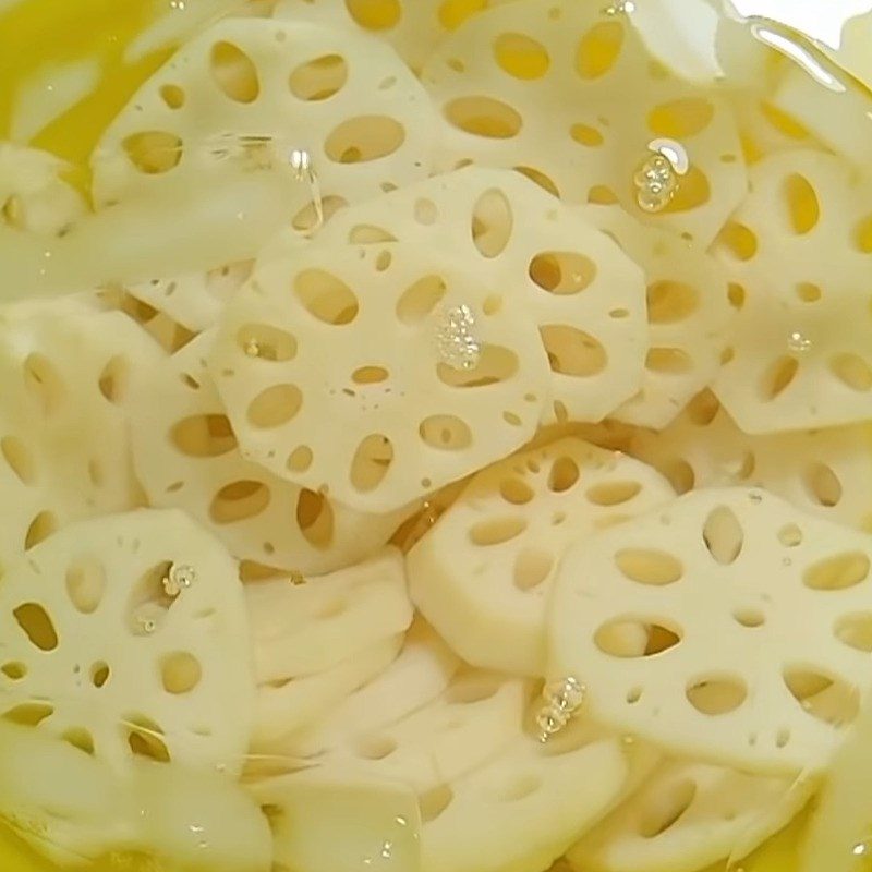 Step 2 Blanch the vegetables for Lotus Root Kimchi