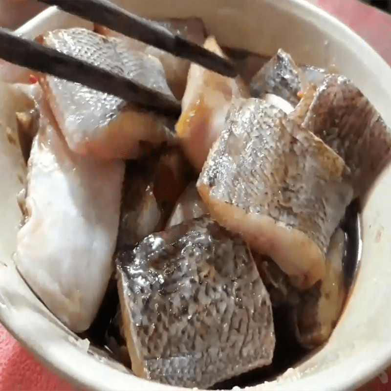 Step 2 Marinate the Flatfish for Braised Flatfish