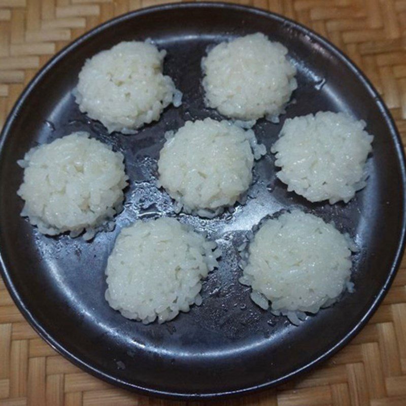 Step 3 Shape the fish cake for Fish Cake wrapped in Sticky Rice