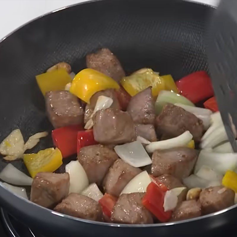 Step 5 Stir-fried ingredients for seared tuna