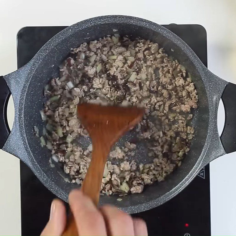 Step 3 Stir-fried pork for Potato Cheese Korokke