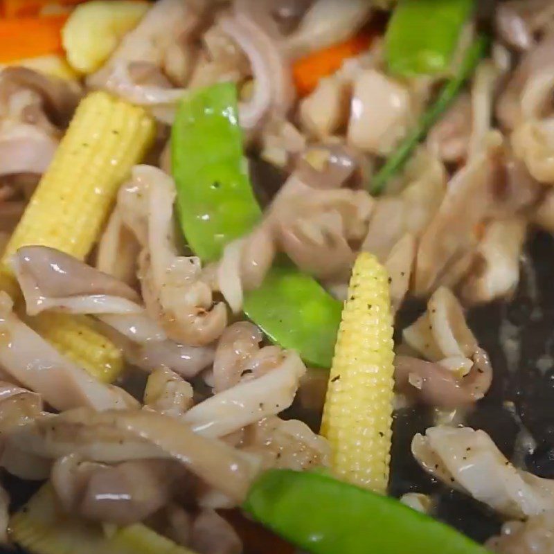 Step 2 Stir-fried pig stomach Stir-fried mixed stomach