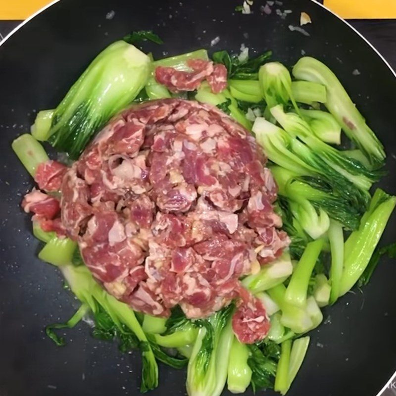 Step 3 Stir-fried beef noodles Stir-fried beef noodles with vegetables