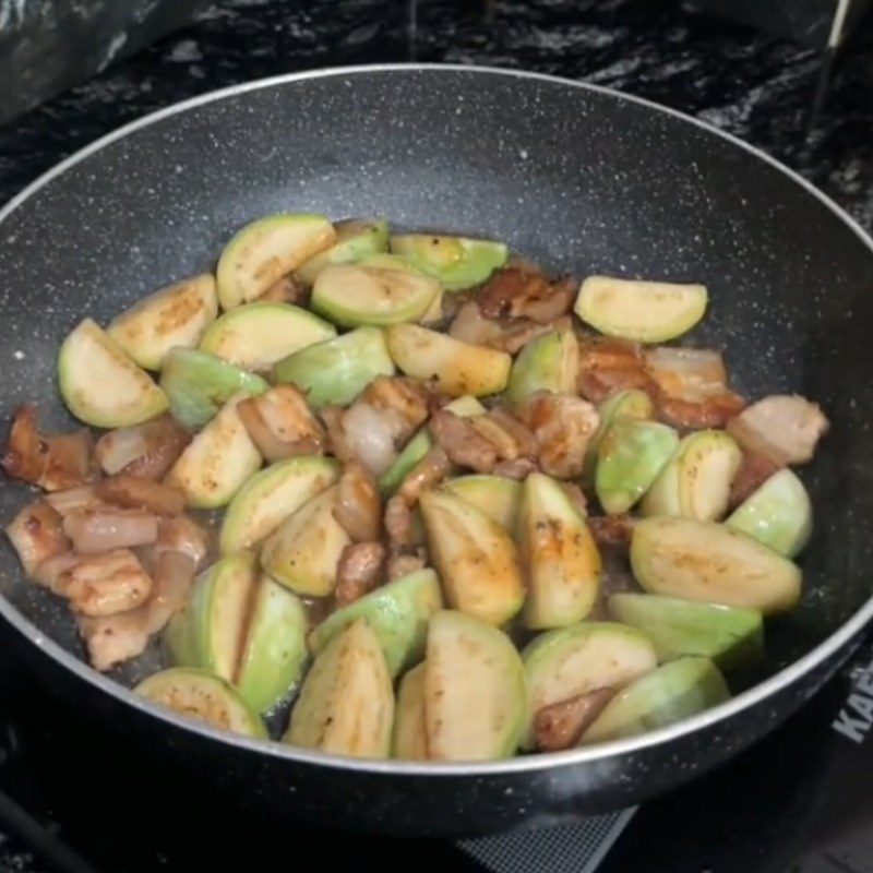 Step 3 Stir-fried eggplant Stir-fried eggplant with betel leaves