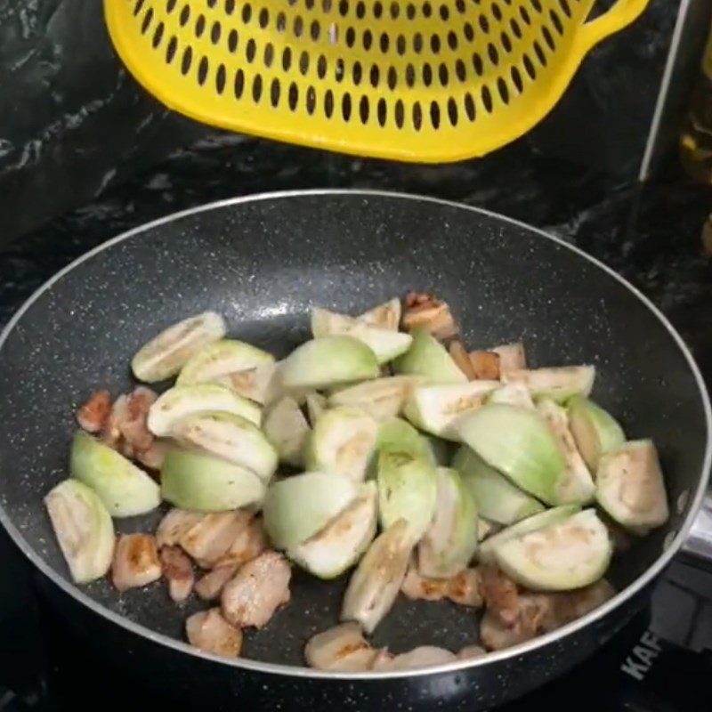 Step 3 Stir-fried eggplant Stir-fried eggplant with betel leaves