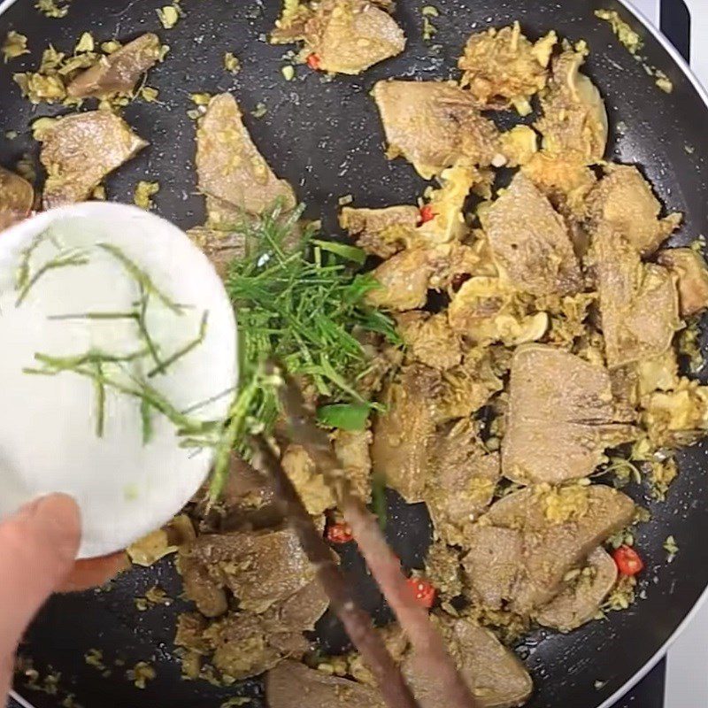 Step 2 Sautéed pork tongue Sautéed pork tongue with galangal and lemongrass