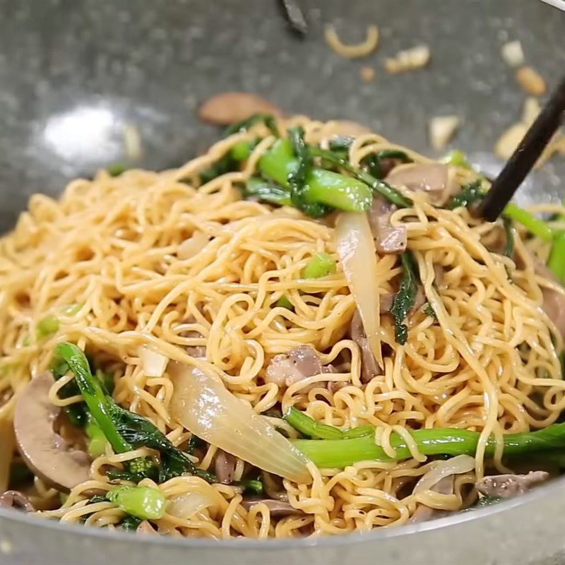 Step 5 Stir-fried noodles Stir-fried noodle with pig heart