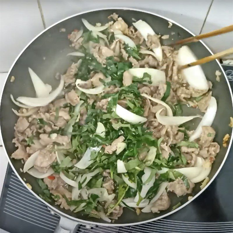 Step 3 Sautéed Dish Sautéed Deer Meat with Betel Leaves