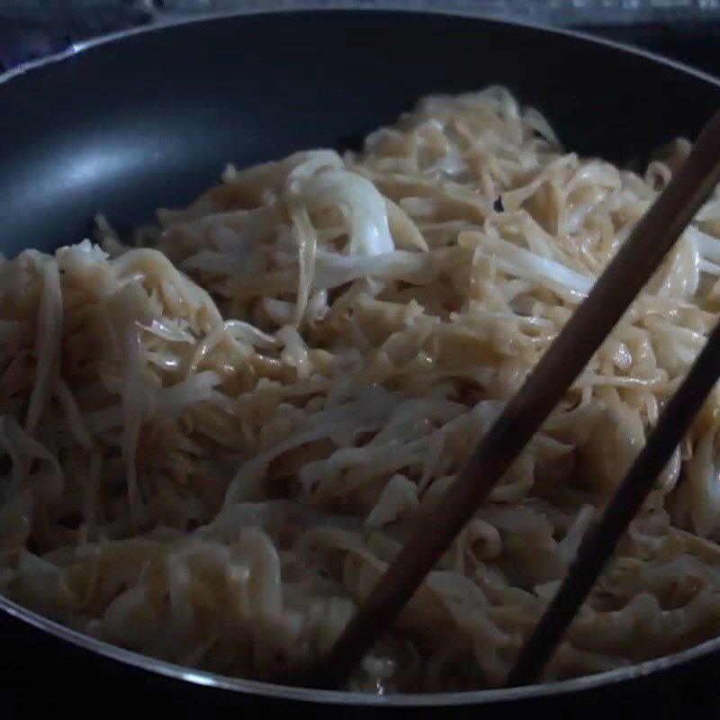 Step 3 Stir-fried Pho Chicken Heart