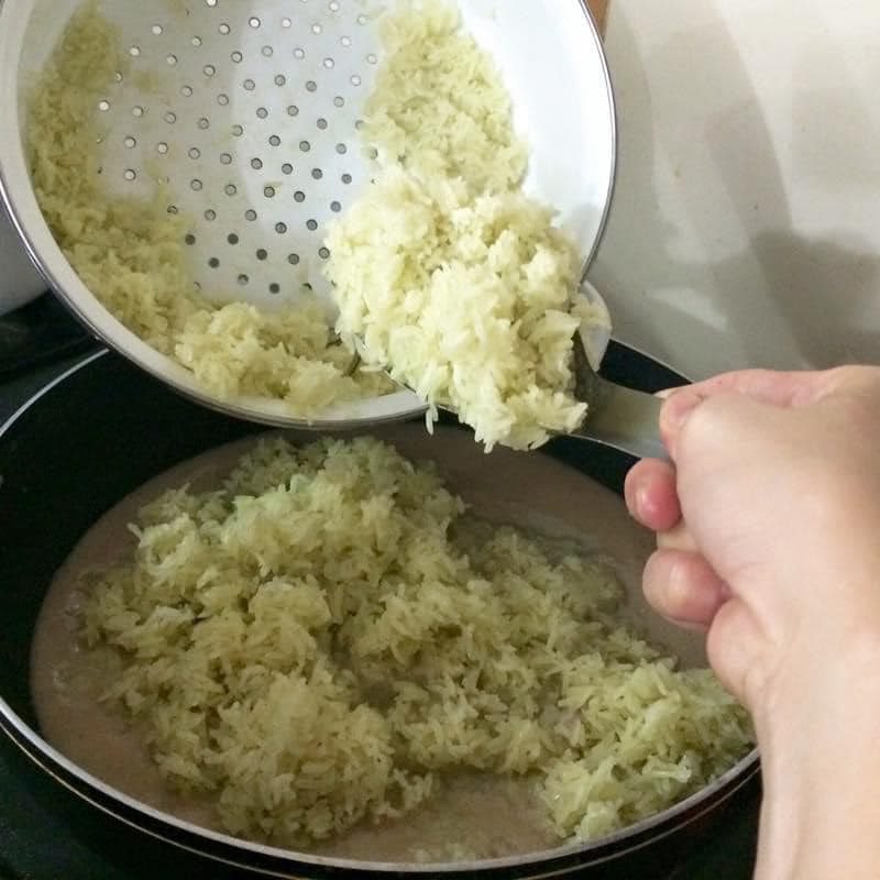 Step 5 Stir-fried sticky rice Two-layer colored sticky rice