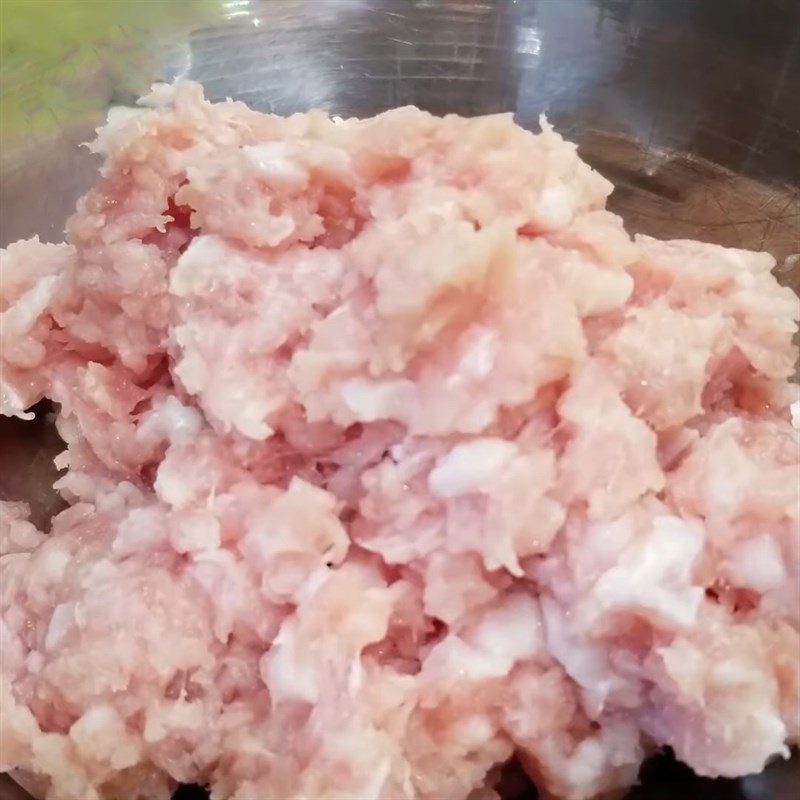 Step 2 Grind the meat Minced meat with shrimp paste