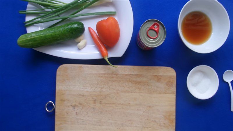 Ingredients for sardines in tomato sauce