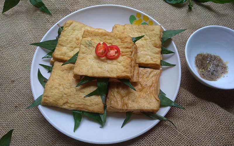 Steamed tofu with Vietnamese pepperleaf