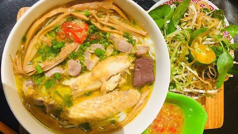 Chicken bamboo shoots noodle