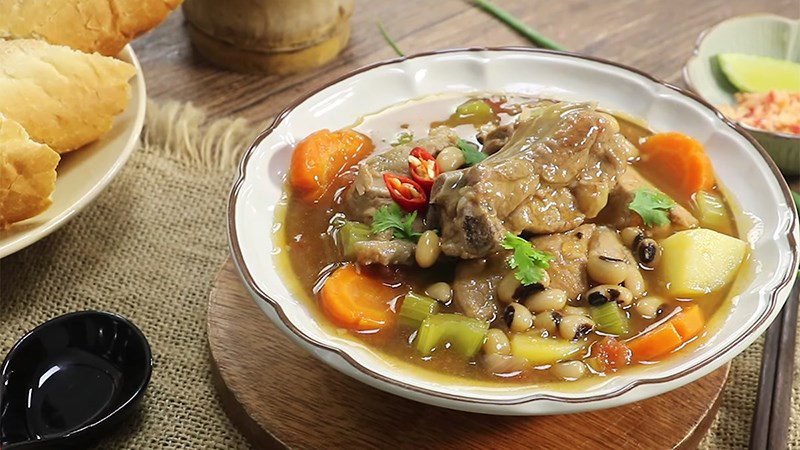 Pork rib soup with white beans